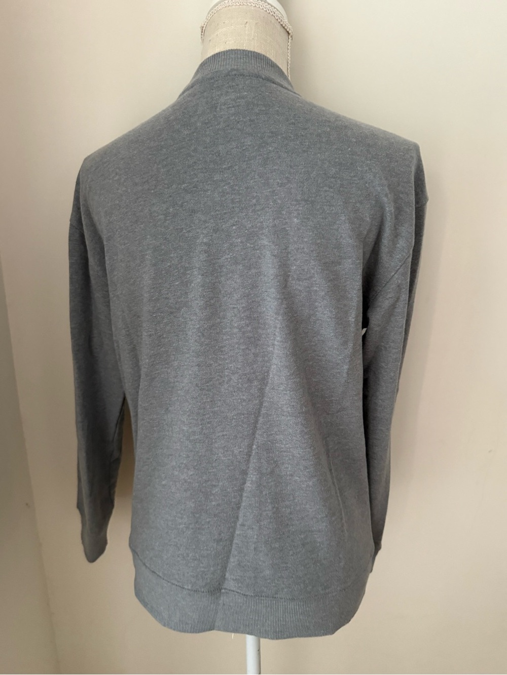 Time and Tru Gray Crewneck Pullover - Picture 4 of 6